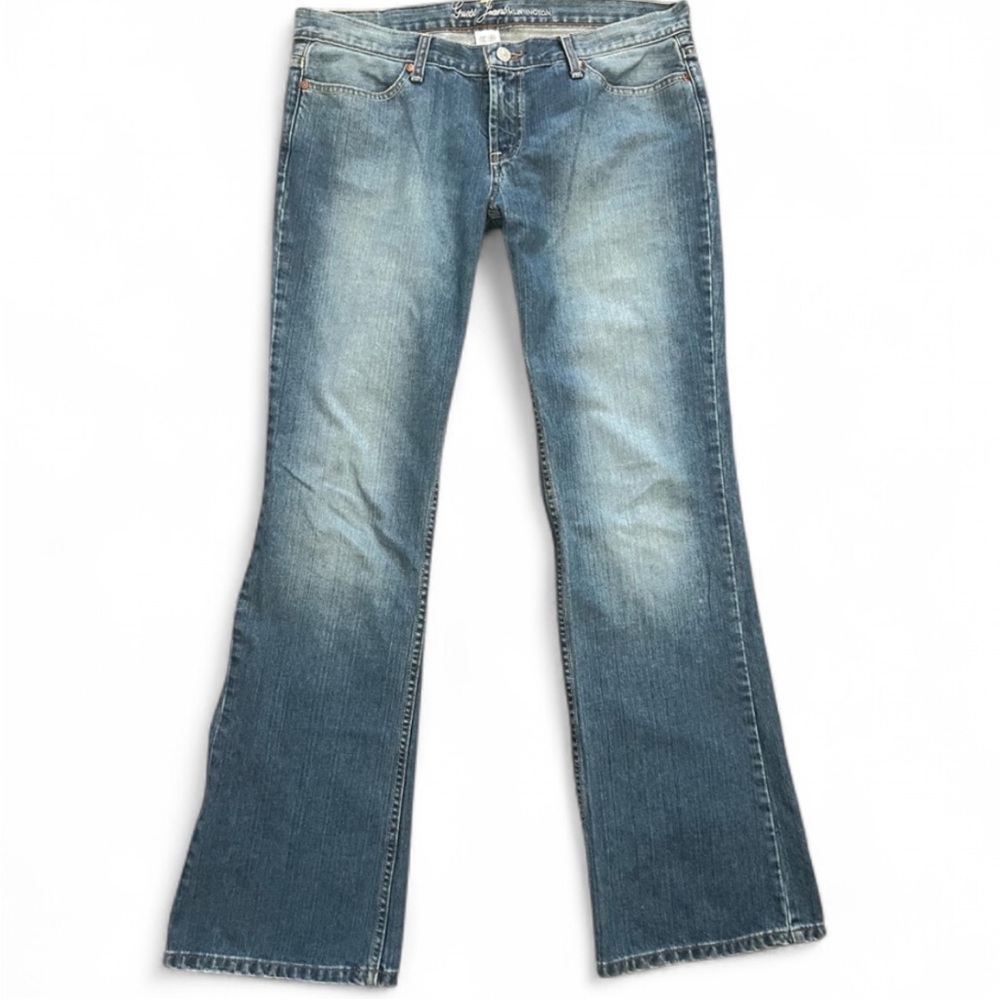 VINTAGE GUESS Y2K Light Wash, Low Rise, Flare Jeans. Size 31”